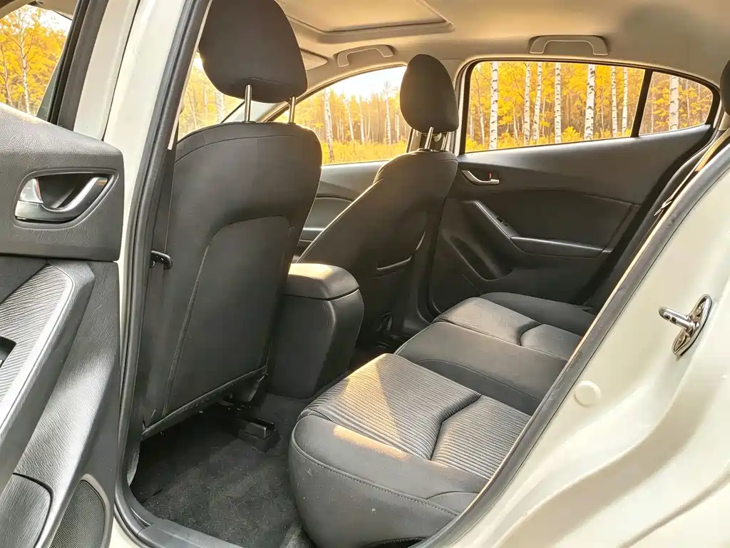 Mazda 3 Axela 2016