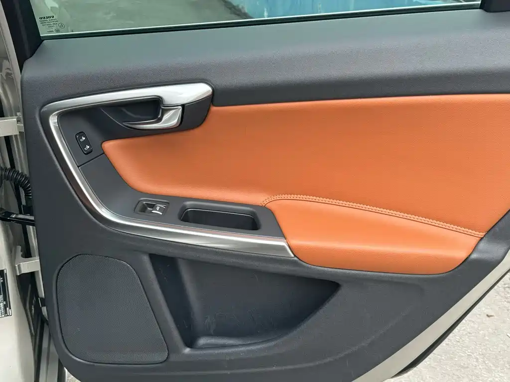 Volvo S60 2017 — фото 13