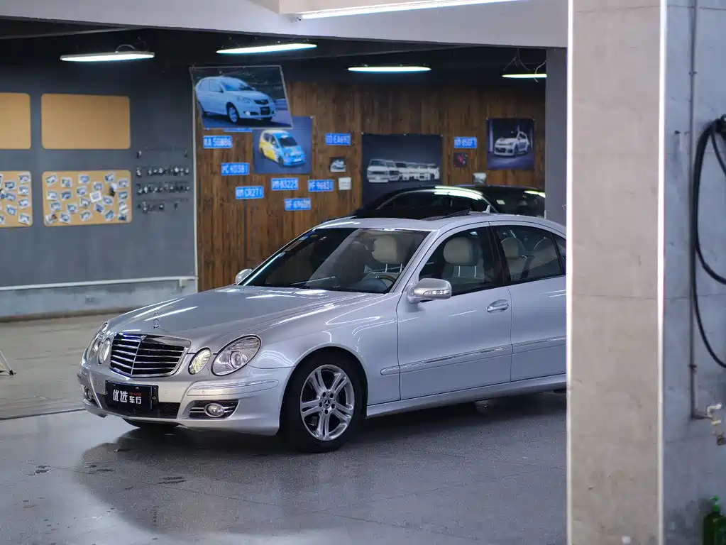 Mercedes-Benz E-Class 2009