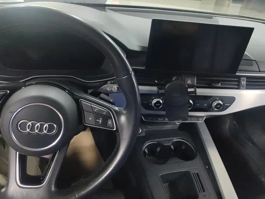Audi A4L 2018 — фото 12