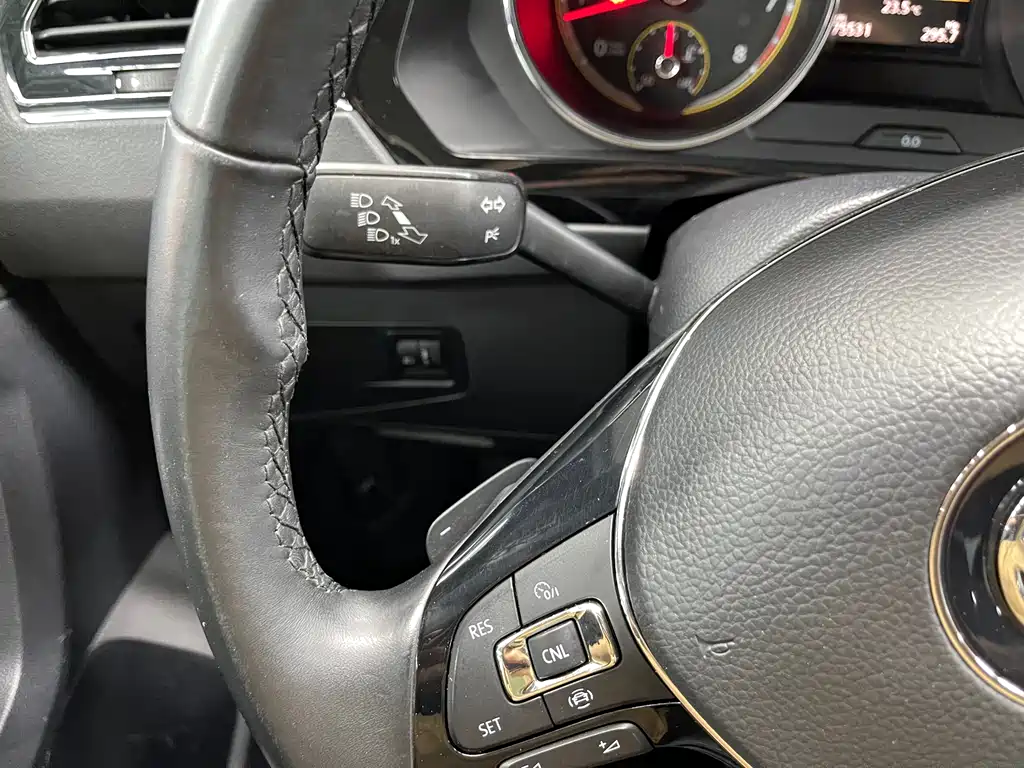 Volkswagen Tiguan L 2020 — фото 13