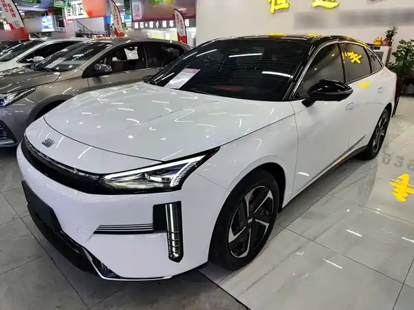 Geely Galaxy L6 2024