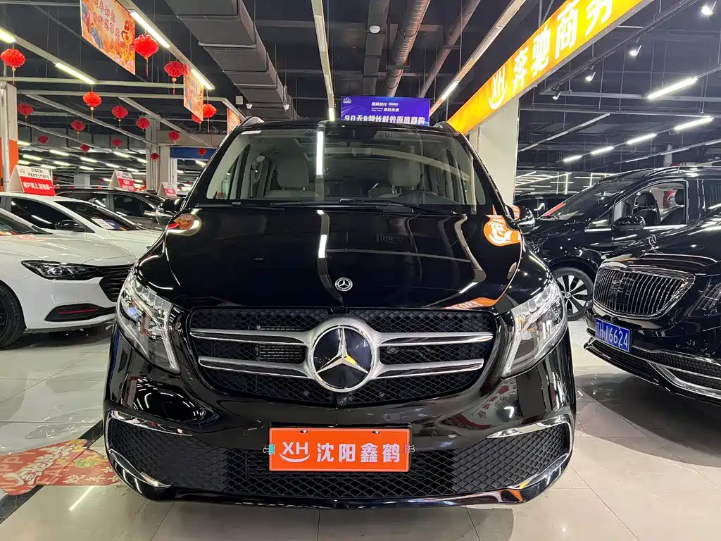 Mercedes-Benz V-Class 2023 — фото 2