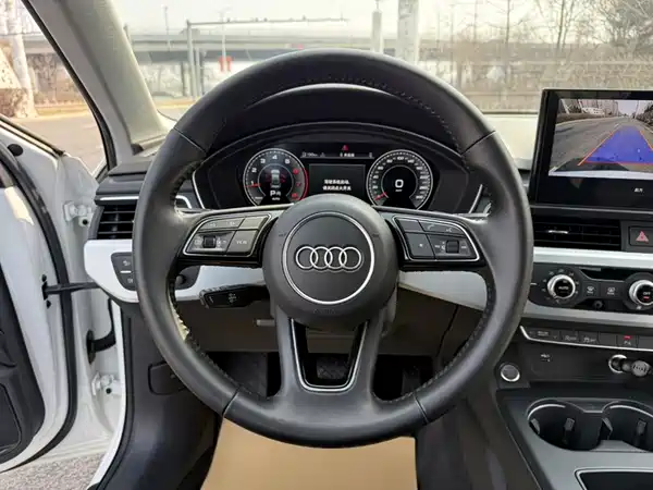 Audi A4L 2020