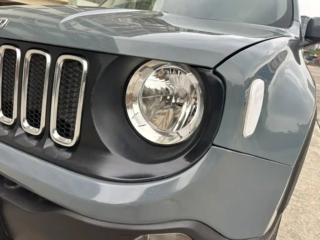 Jeep Renegade 2016 — фото 20
