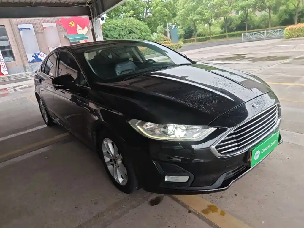 Ford Mondeo 2018 — фото 22