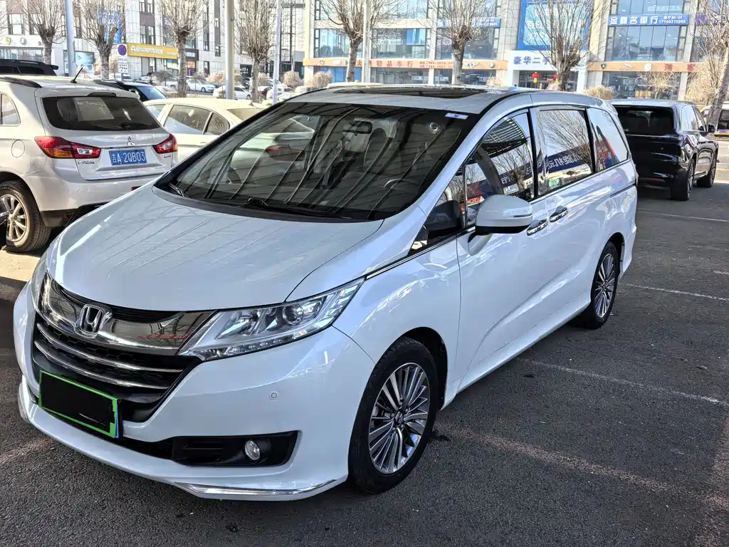Honda Odyssey 2018 — фото 1