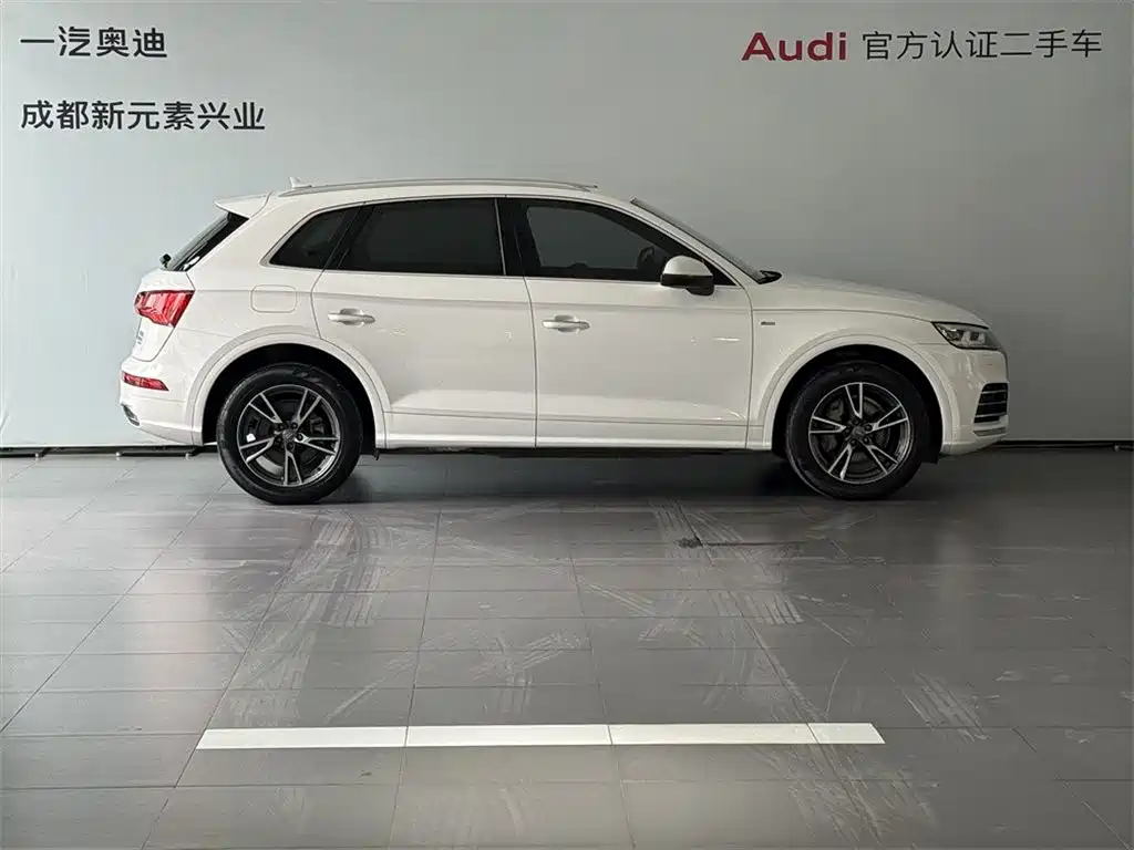 Audi Q5L 2020 — фото 3