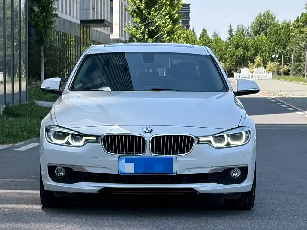 BMW 3 Series 2018 — фото 2
