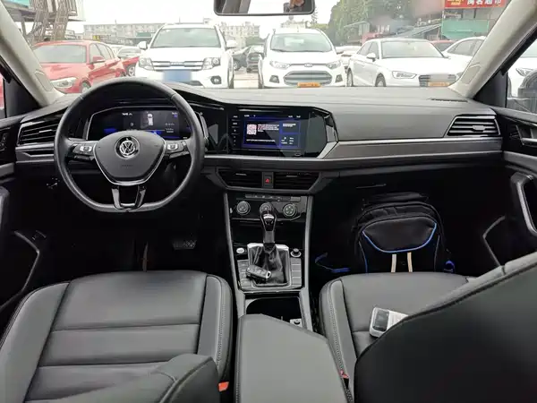 Volkswagen Sagitar 2021