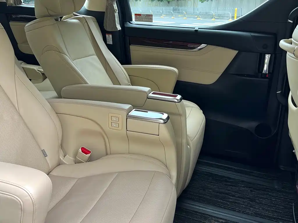 Toyota Alphard 2016 — фото 7