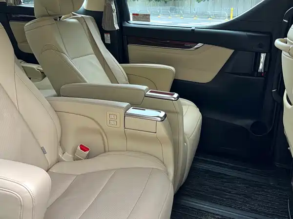 Toyota Alphard 2016