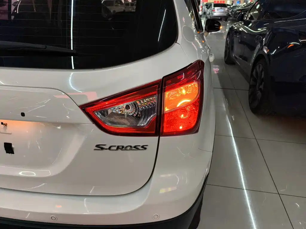 Suzuki S-Cross 2014 — фото 24
