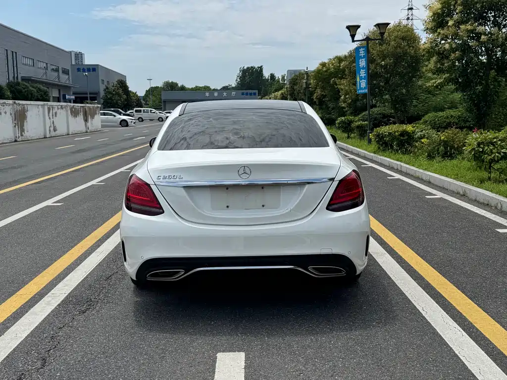Mercedes-Benz C-Class 2018 — фото 11