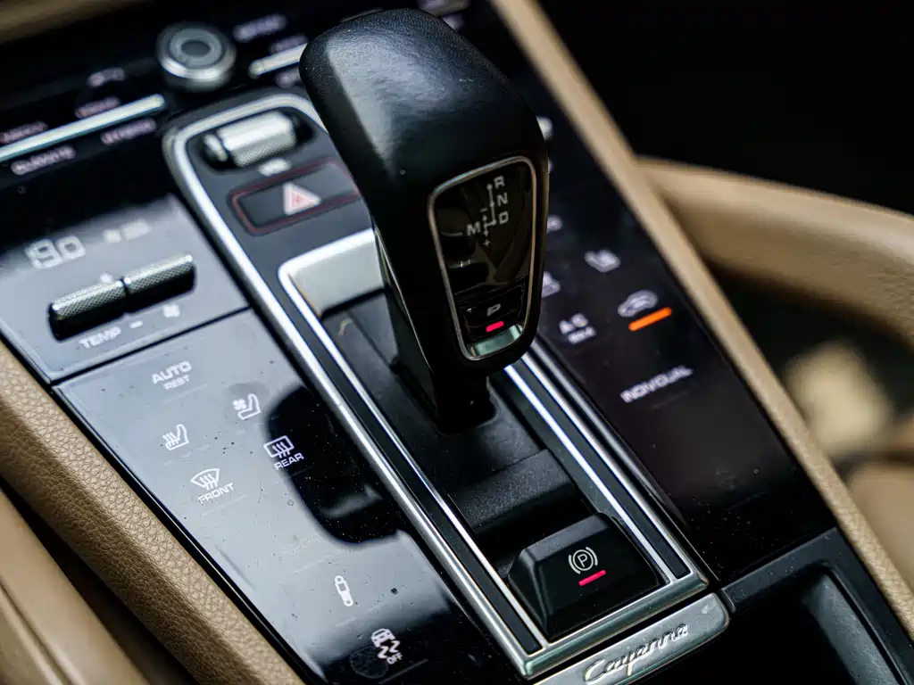 Porsche Cayenne Hybrid 2020 — фото 14