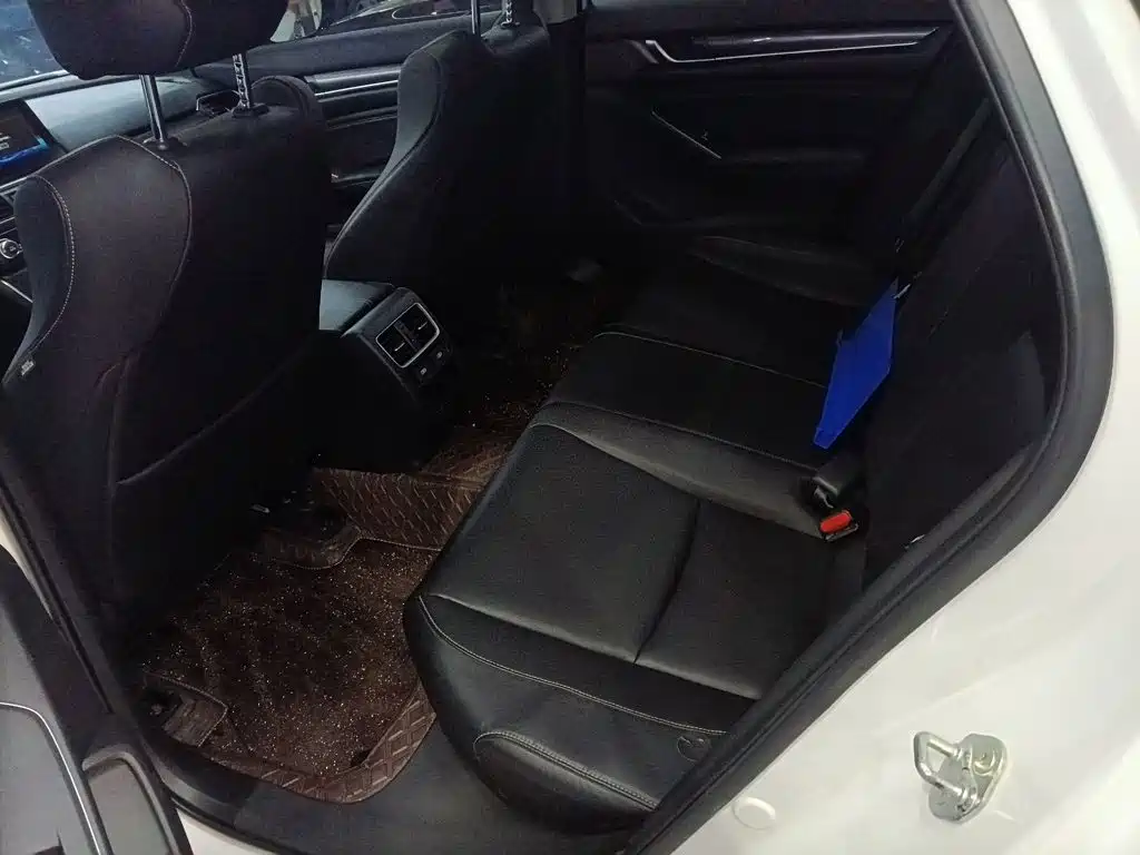 Honda Accord 2022 — фото 17