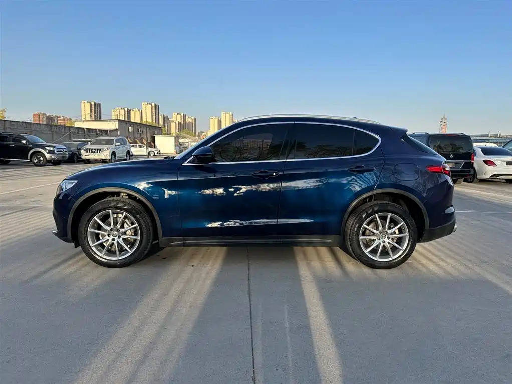 Alfa Romeo Stelvio 2018 — фото 7