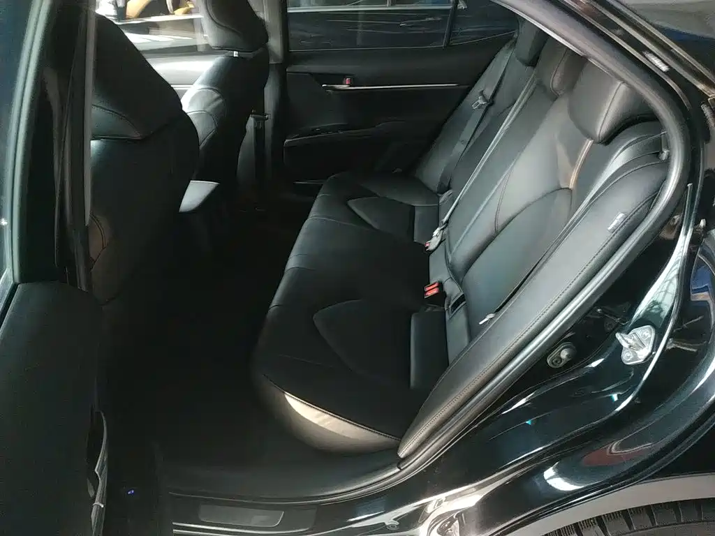 Toyota Camry 2020 — фото 17