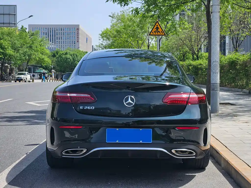Mercedes-Benz E-Class 2023 — фото 5