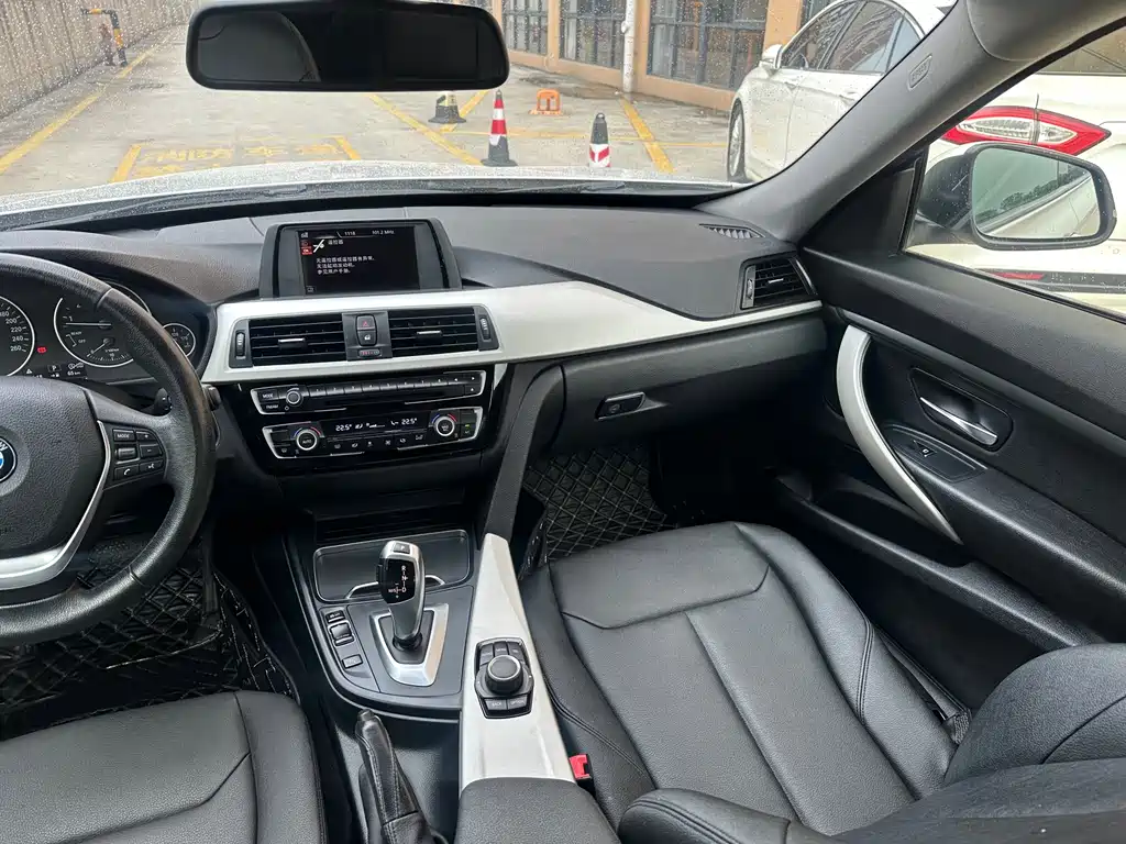 BMW 3 Series GT 2017 — фото 10