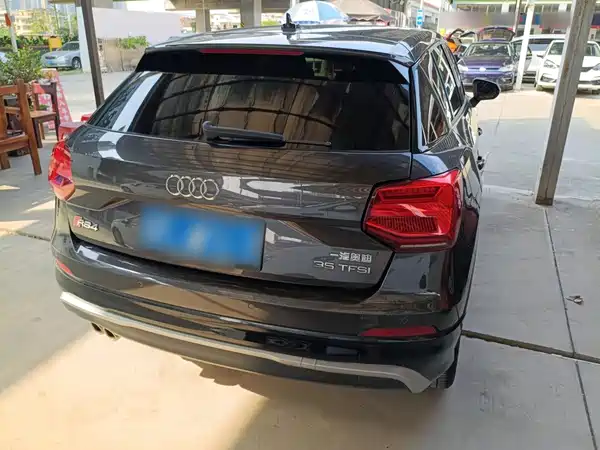 Audi Q2L 2020