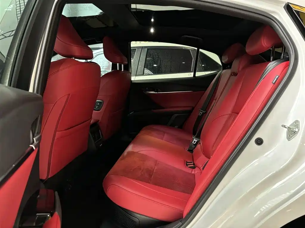 Toyota Camry 2024 — фото 16