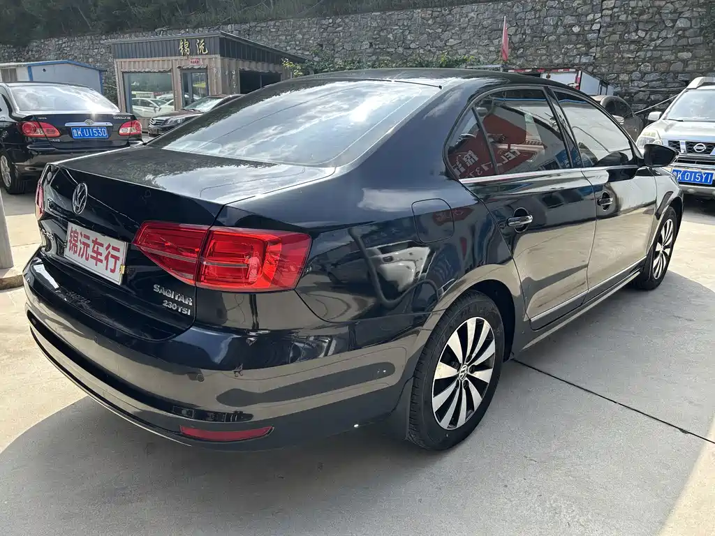 Volkswagen Sagitar 2016