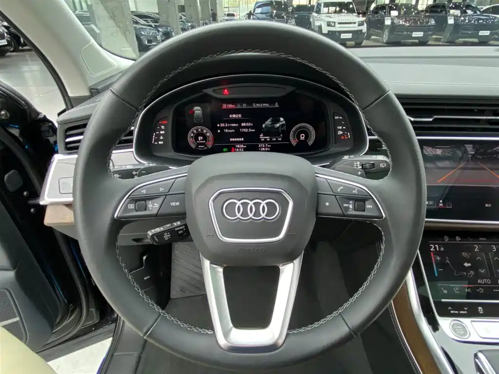 Audi Q7 2025 — фото 14