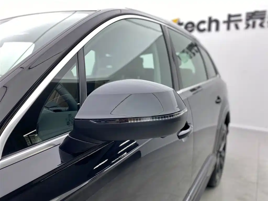 Audi Q7 2025 — фото 28