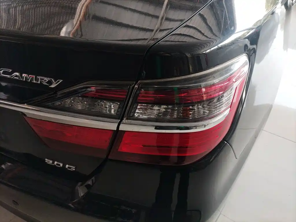 Toyota Camry 2017 — фото 24