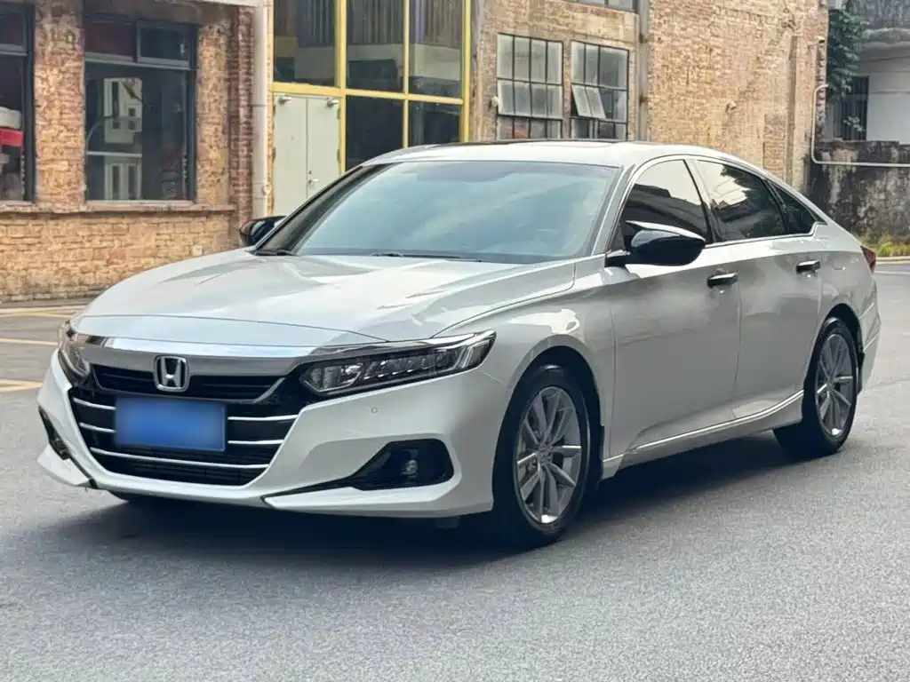 Honda Accord 2022 — фото 10