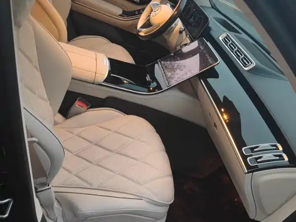 Mercedes-Benz Maybach S-Class 2024