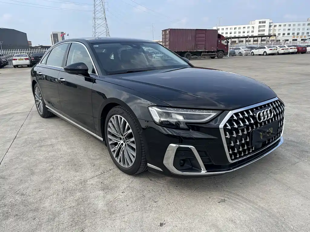 Audi A8 2025 — фото 29