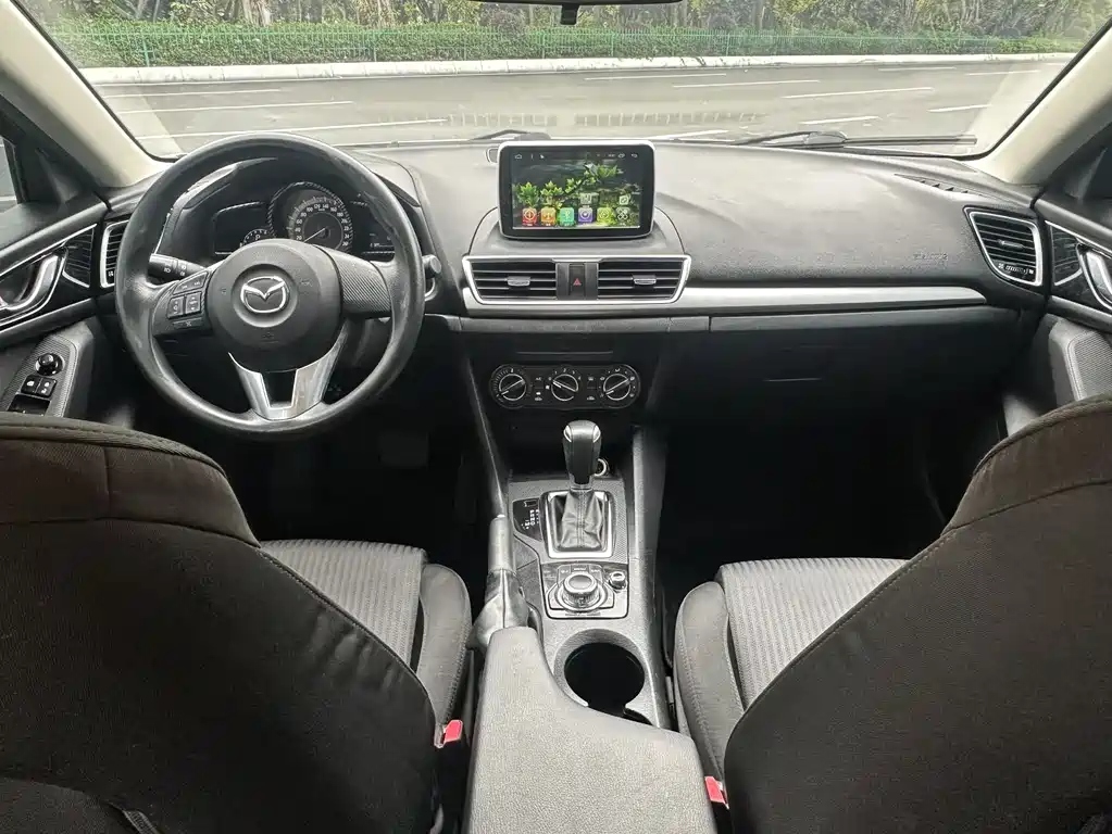 Mazda 3 Axela 2016 — фото 7