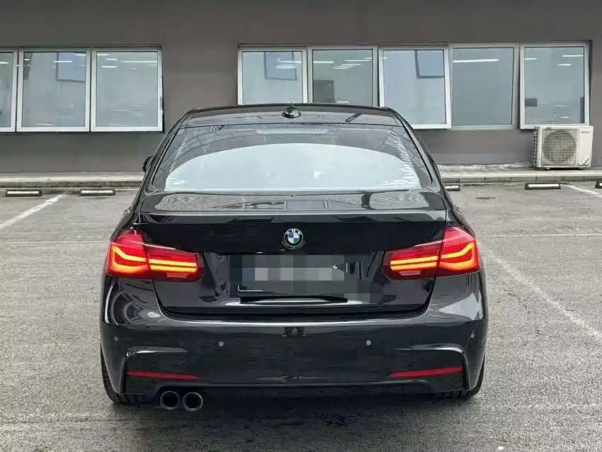 BMW 3 Series 2018 — фото 8