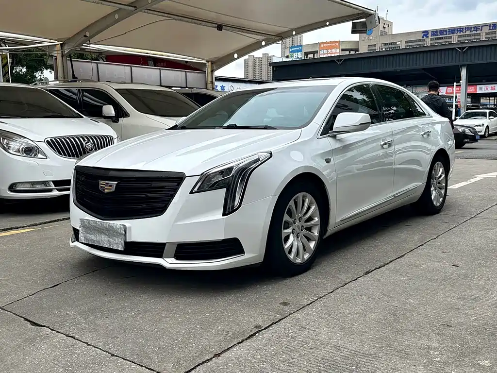 Cadillac XTS 2018 — фото 1