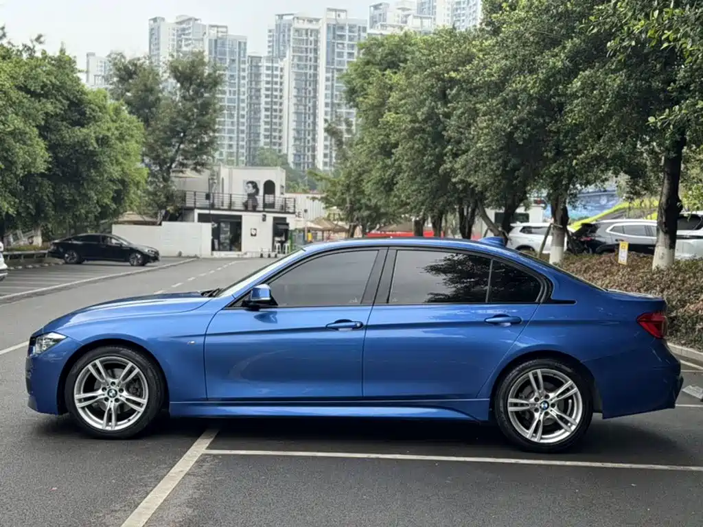 BMW 3 Series 2017 — фото 21