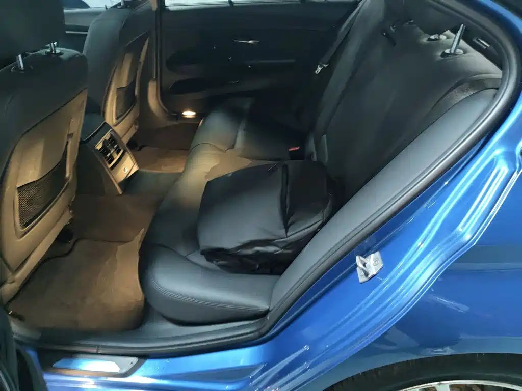 BMW 3 Series 2017 — фото 10