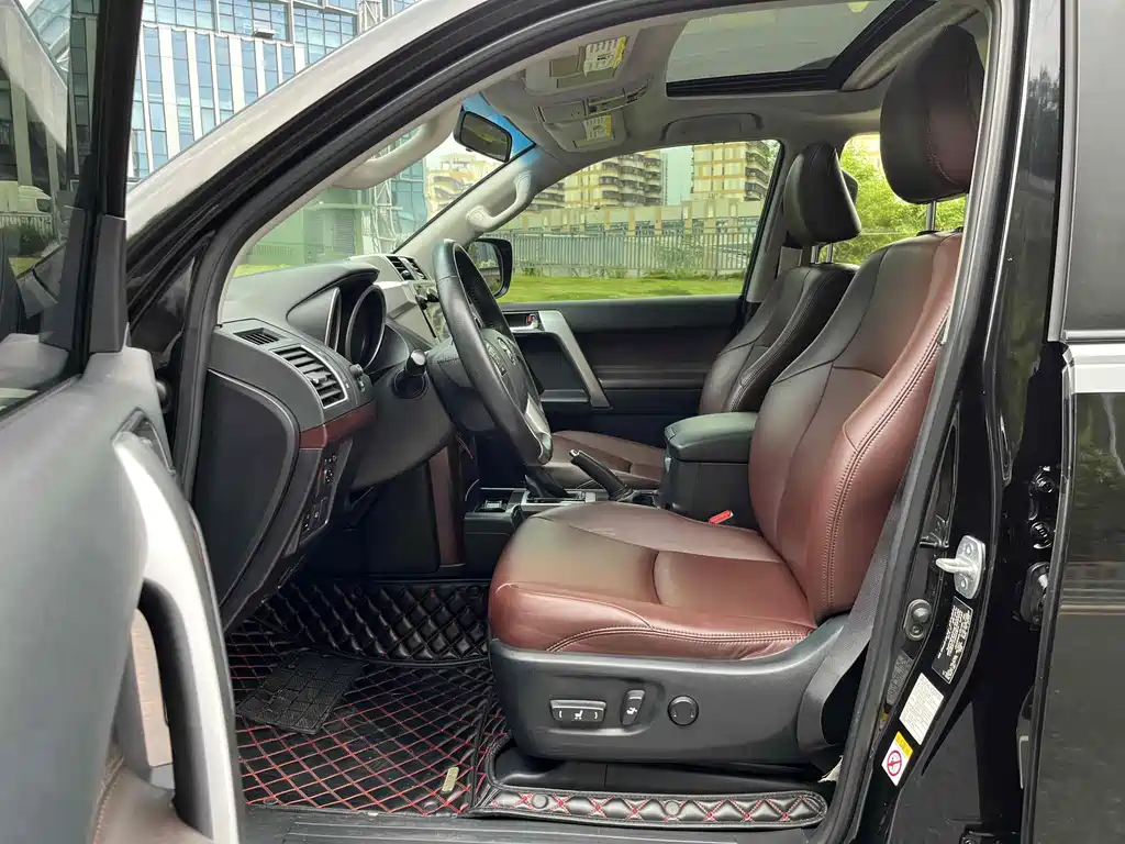 Toyota Prado 2016 — фото 11