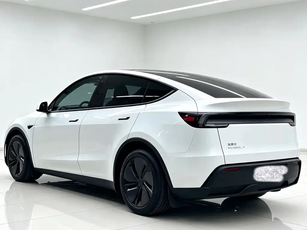 Tesla Model Y 2026 — фото 12