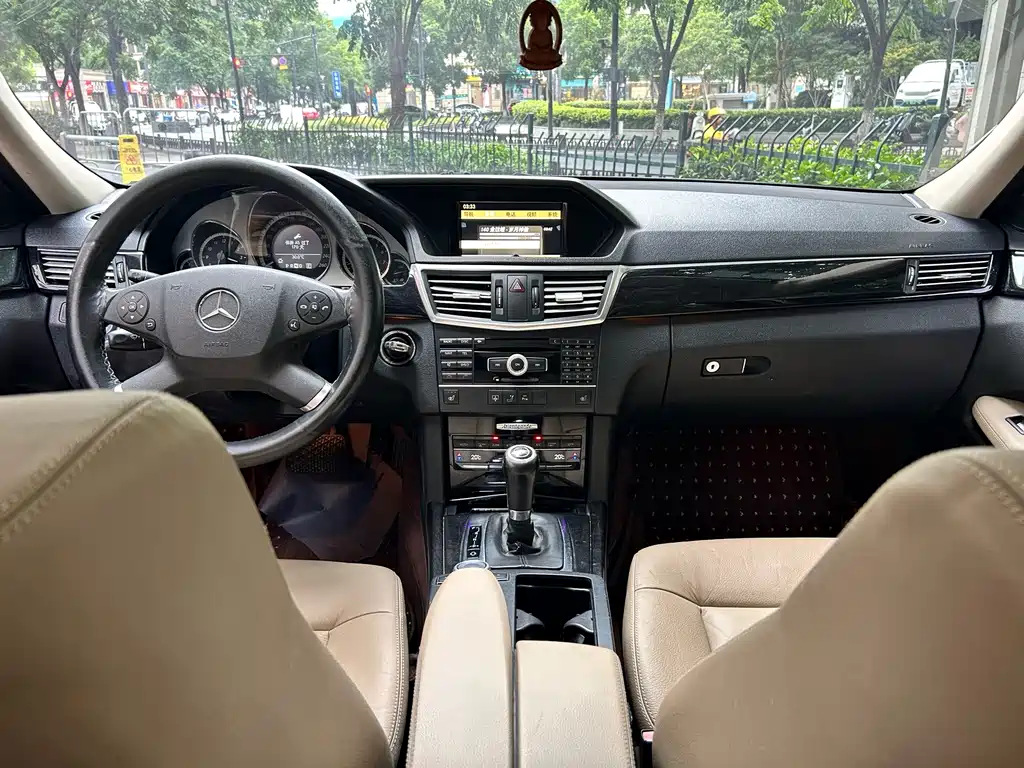 Mercedes-Benz E-Class 2012 — фото 14