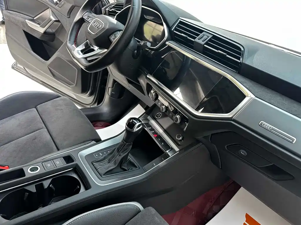 Audi Q3 2022 — фото 23