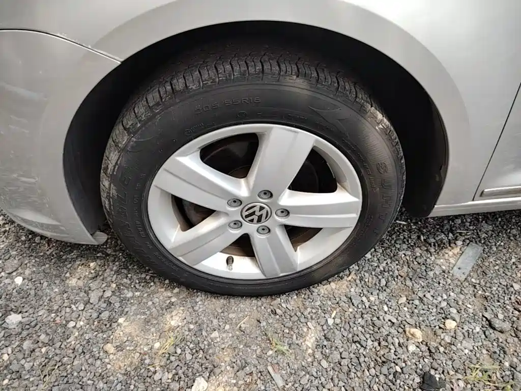 Volkswagen Touran 2015 — фото 23