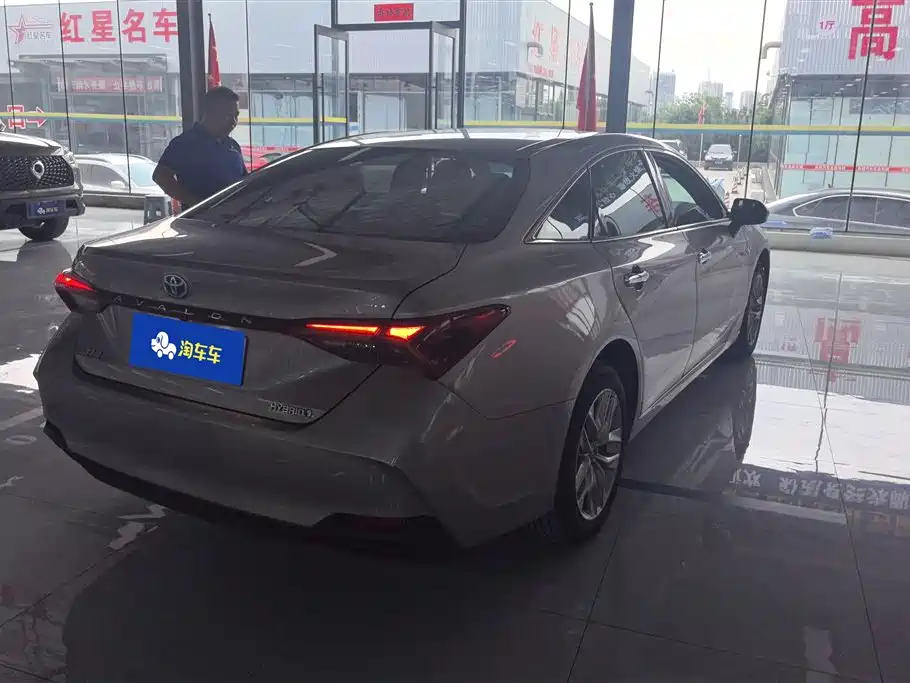 Toyota Avalon 2021