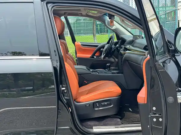 Lexus LX 2017