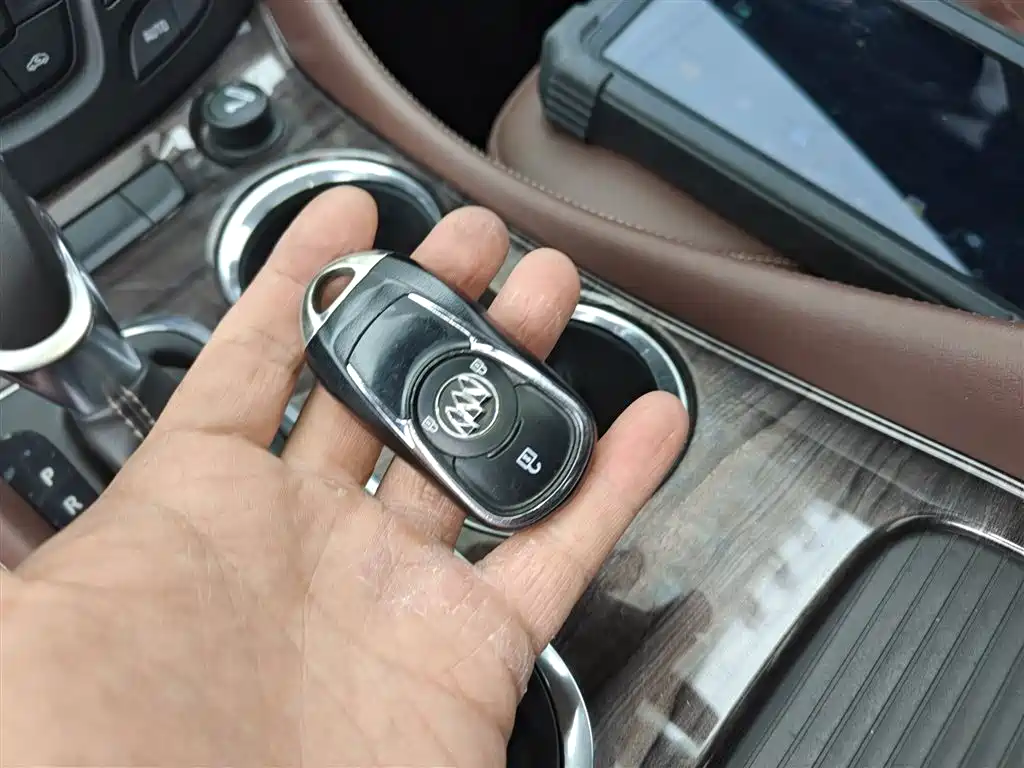 Buick Envision Plus 2017 — фото 17