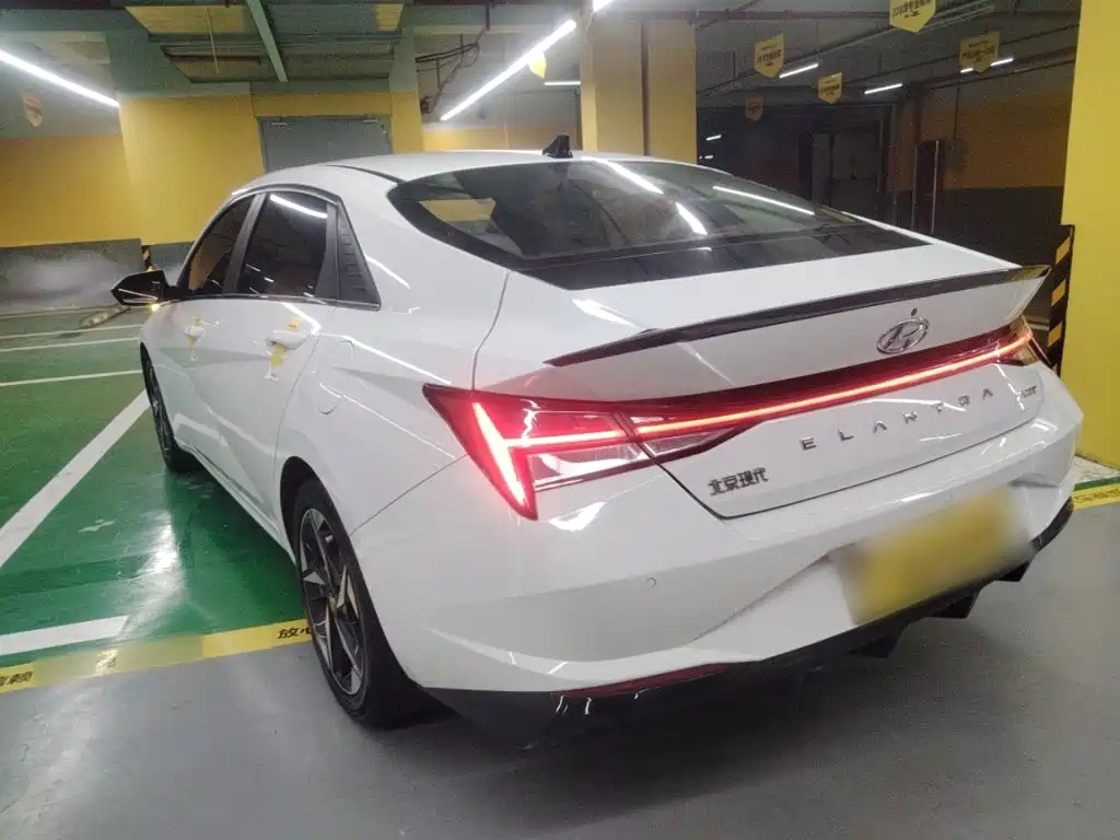Hyundai Elantra 2021