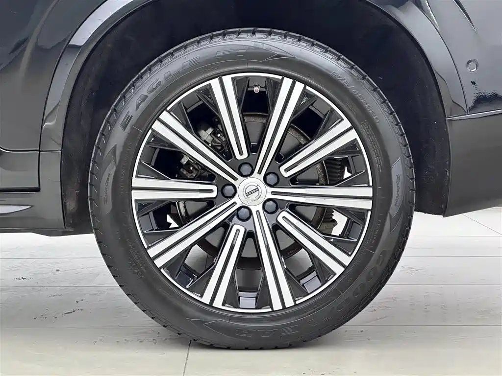 Volvo XC90 2020 — фото 20