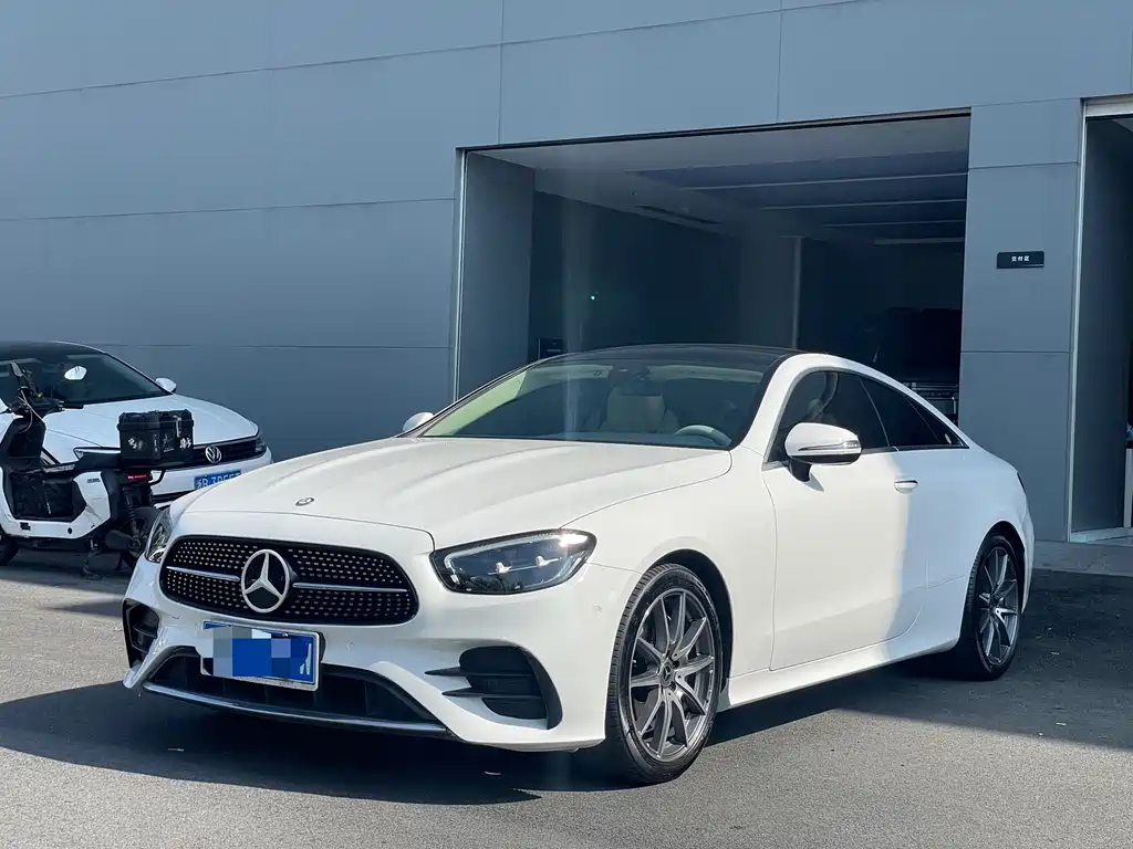 Mercedes-Benz E-Class 2022