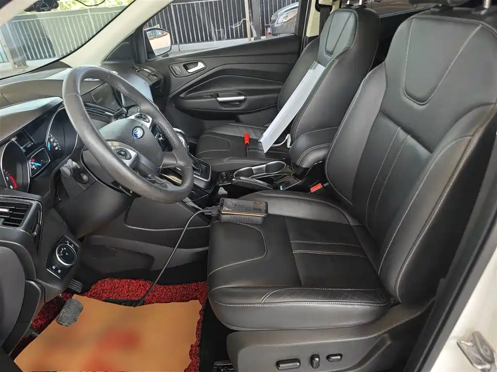 Ford Kuga 2016 — фото 15
